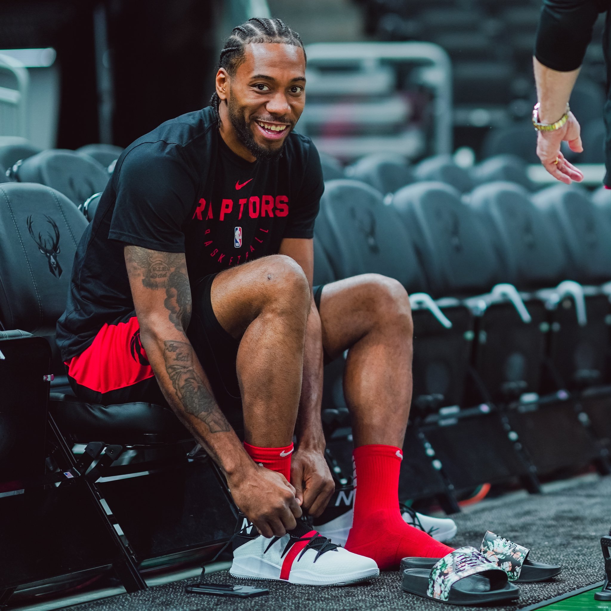 利物浦萨拉赫末节进球锁定胜利（萨拉赫终场前破门，利物浦锁定胜局）