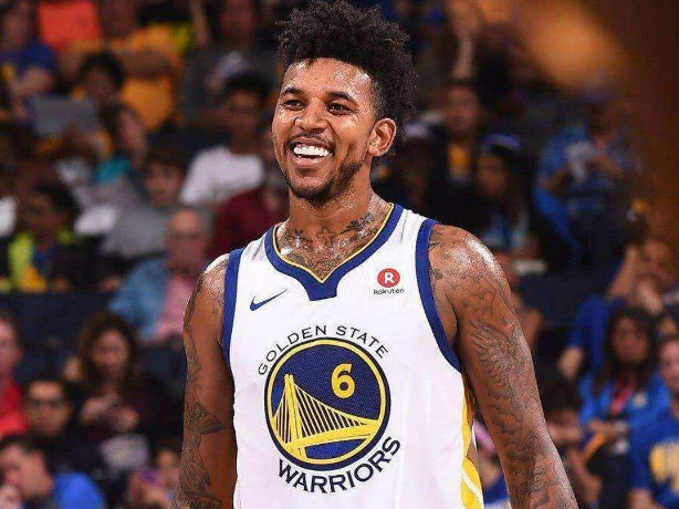 图赫尔：贝林厄姆被换下时很沮丧？因为他有一张黄牌（图赫尔解释贝林厄姆被换不悦：因已身背黄牌）