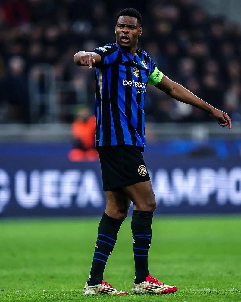 3-1，迈阿密获季后赛总冠军！梅西2助攻1策动，2度上演阿根廷连线