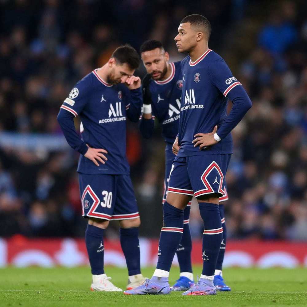 大连英博外援拉布亚德离队，本赛季表现起伏，遭质疑，终与俱乐部解约。（大连英博外援拉布亚德与俱乐部解约离队：赛季表现起伏惹质疑）