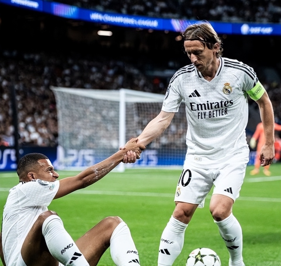 阿根廷足协主席：我希望斯卡洛尼及其教练组续约到2030年（阿根廷足协主席盼与斯卡洛尼及教练组续约至2030年）