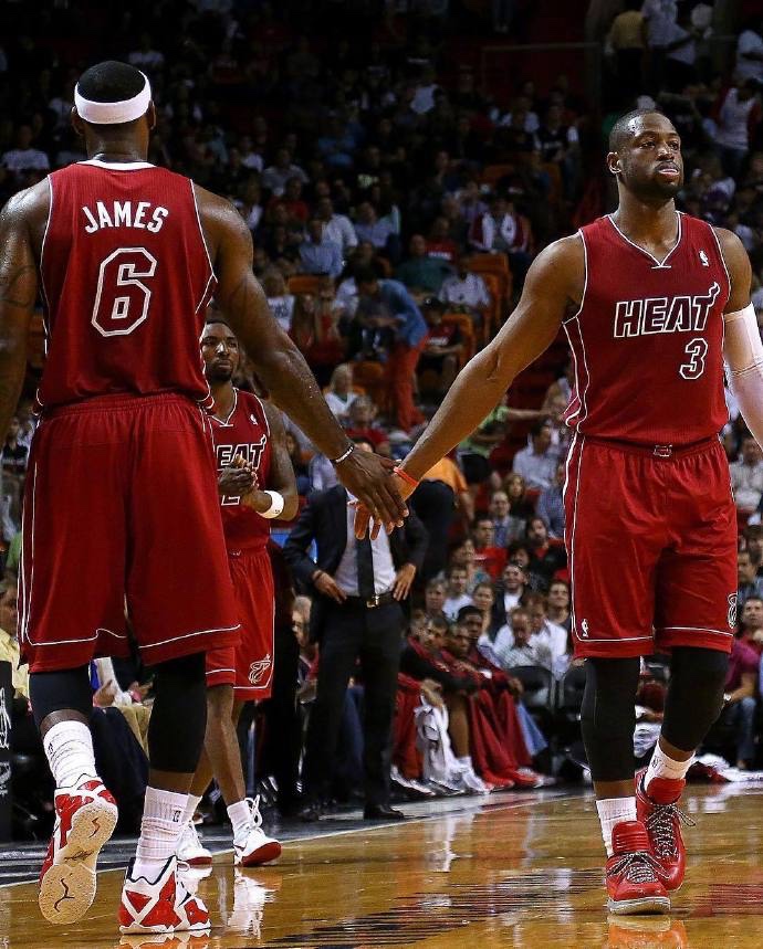 一场3-2让意甲榜首易主，阿莱格里神换人，让二追三奇迹逆袭（3-2逆转致意甲榜首易主，阿莱格里妙手换人上演让二追三奇迹）