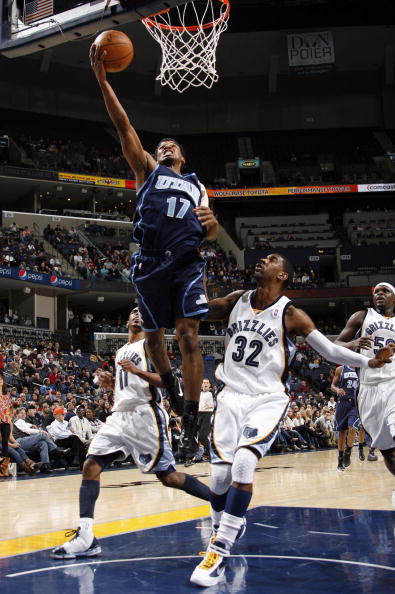 山西106-93广东 球员评价：4人满分，4人及格，1人低迷（山西106-93击败广东，球员打分：4人满分、4人及格、1人低迷）