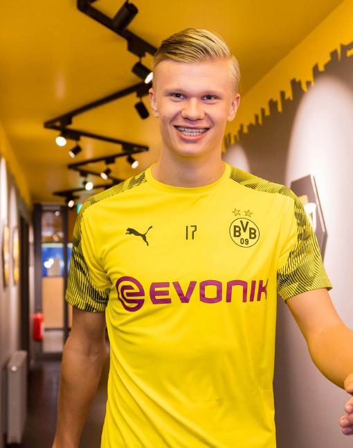 官方：米兰对阵恩泰拉的友谊赛将于11月14日18：30进行