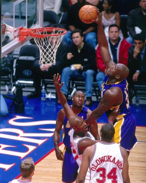 曼晚：曼联有信心在出售“弃将小队”前为引进谢什科提供资金（曼晚：曼联相信无需等卖“弃将小队”也能为引进谢什科筹措资金）