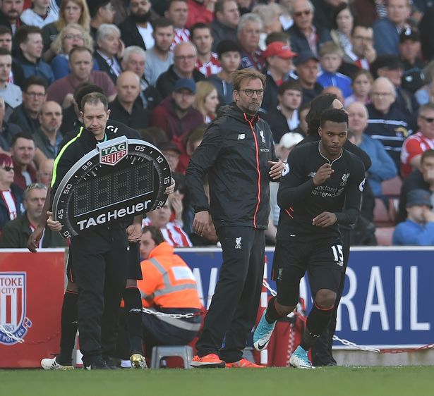 邹市明从奥运冠军到创业失败，经历挫折与反思，展现人生选择与责任的复杂性。