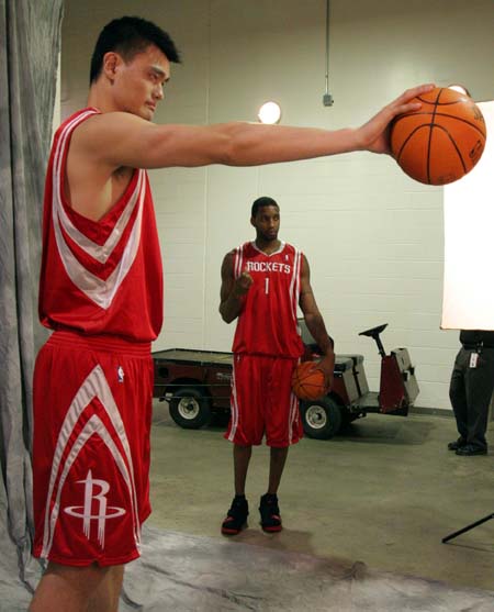 杜兰特关键投篮稳定输出（杜兰特关键时刻稳健发挥）