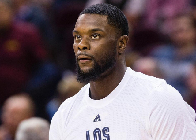 罗体：斯帕莱蒂重回那不勒斯全程遭嘘，球迷不原谅他执教尤文（罗体：斯帕莱蒂重返那不勒斯遭全场嘘声，因曾执教尤文未获球迷谅解）