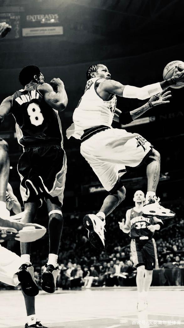 湖人詹姆斯关键三分锁定胜利（詹姆斯命中关键三分，助湖人锁定胜局）